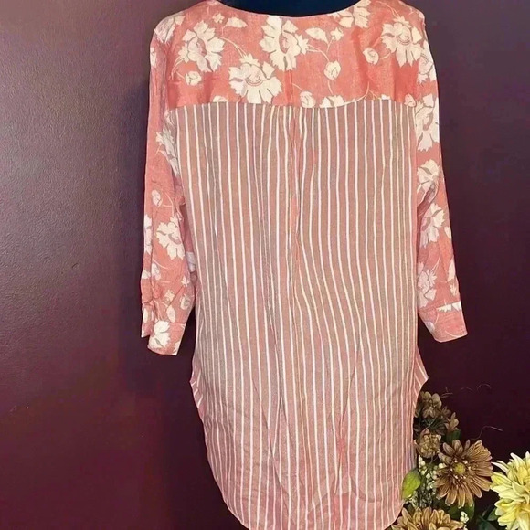 Pretty CJ Banks Peach Floral Women’s 1X Blouse - Picture 4 of 10